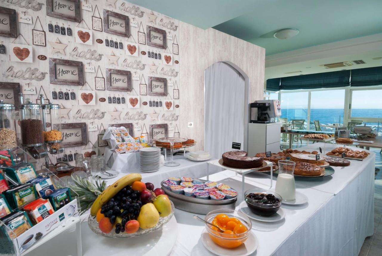 Hotel International Direttamente Sulla Sabbia Misano Adriatico Bagian luar foto