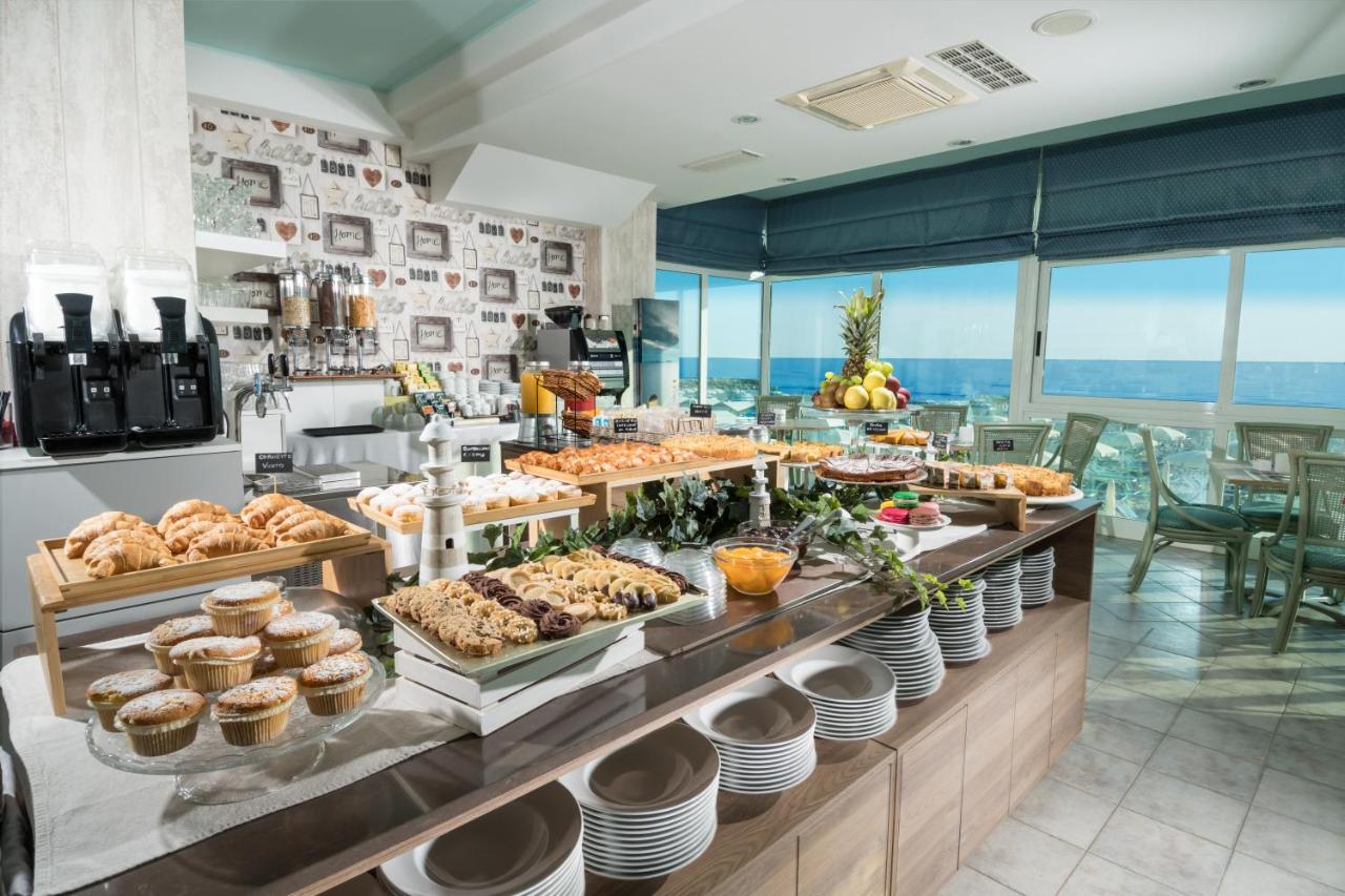 Hotel International Direttamente Sulla Sabbia Misano Adriatico Bagian luar foto