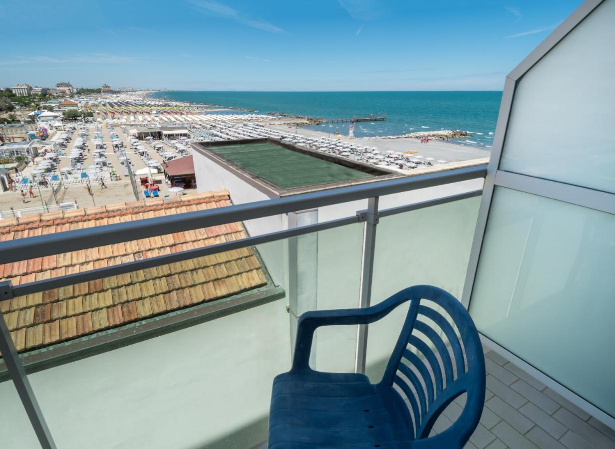 Hotel International Direttamente Sulla Sabbia Misano Adriatico Bagian luar foto