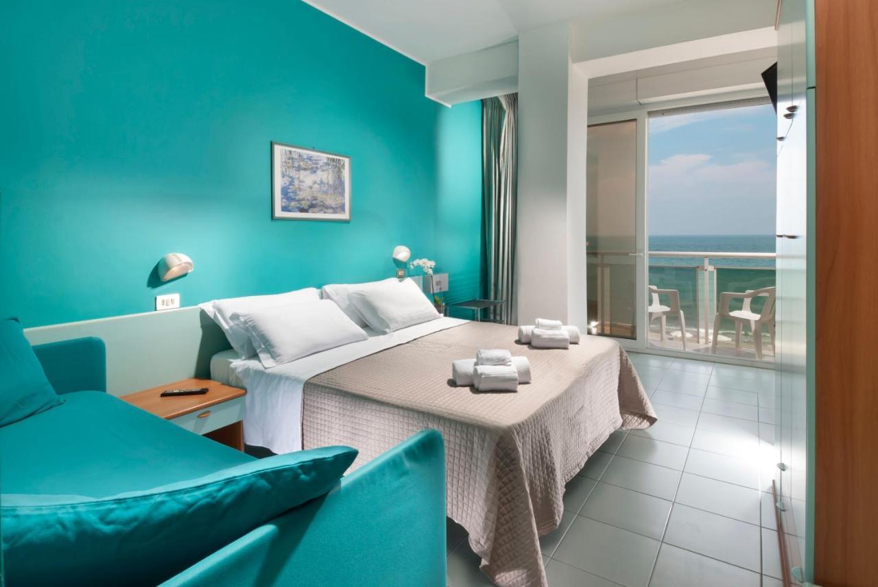 Hotel International Direttamente Sulla Sabbia Misano Adriatico Bagian luar foto