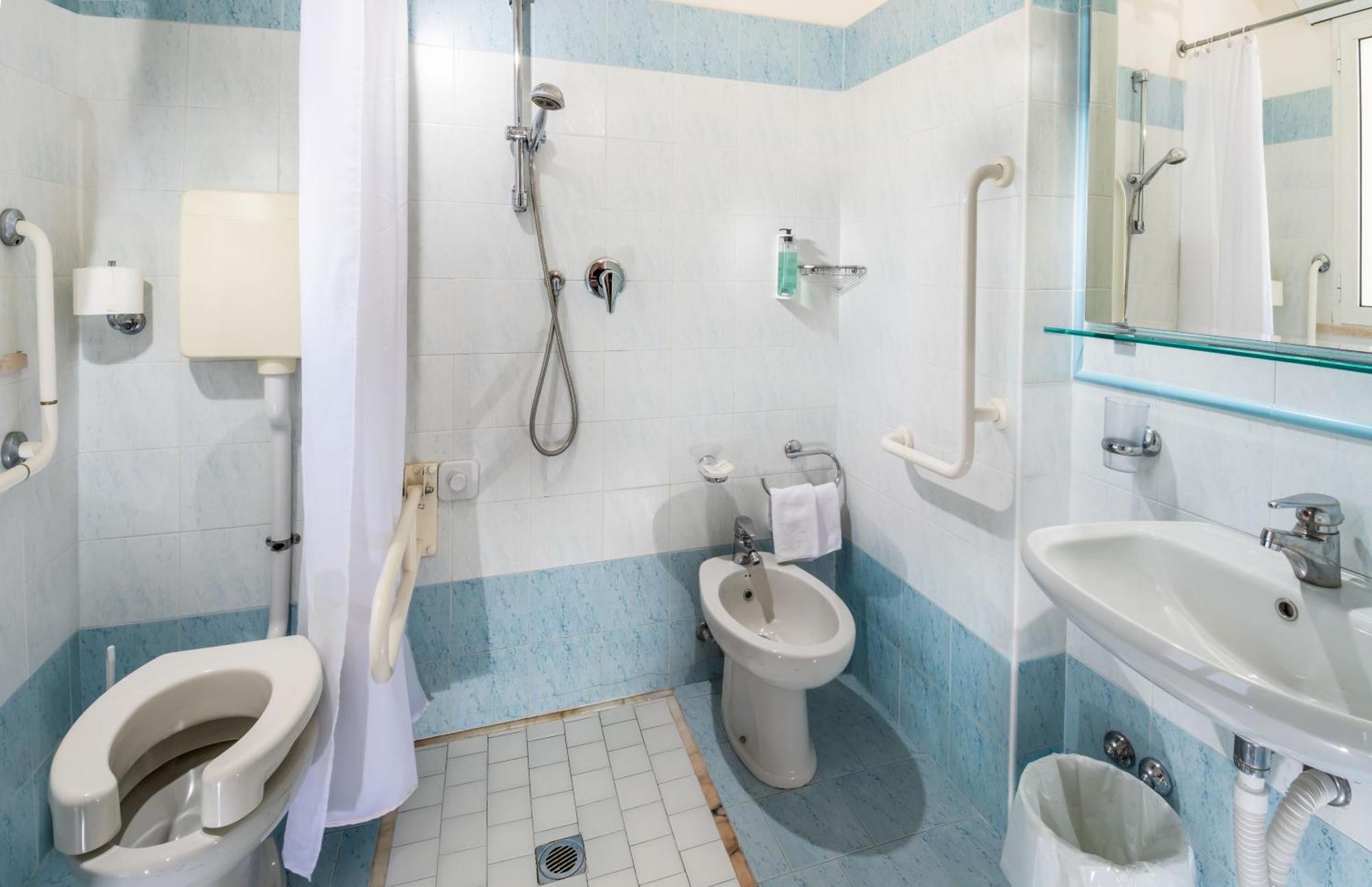 Hotel International Direttamente Sulla Sabbia Misano Adriatico Bagian luar foto
