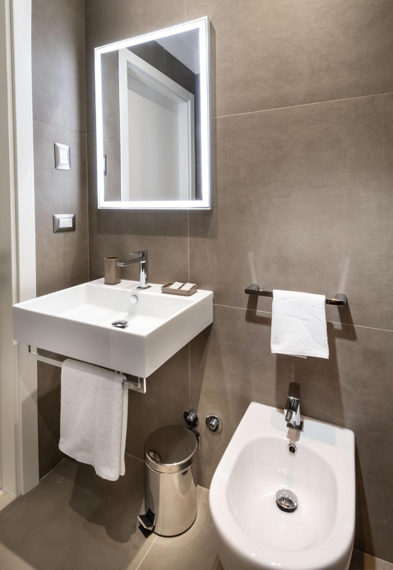 Hotel International Direttamente Sulla Sabbia Misano Adriatico Bagian luar foto