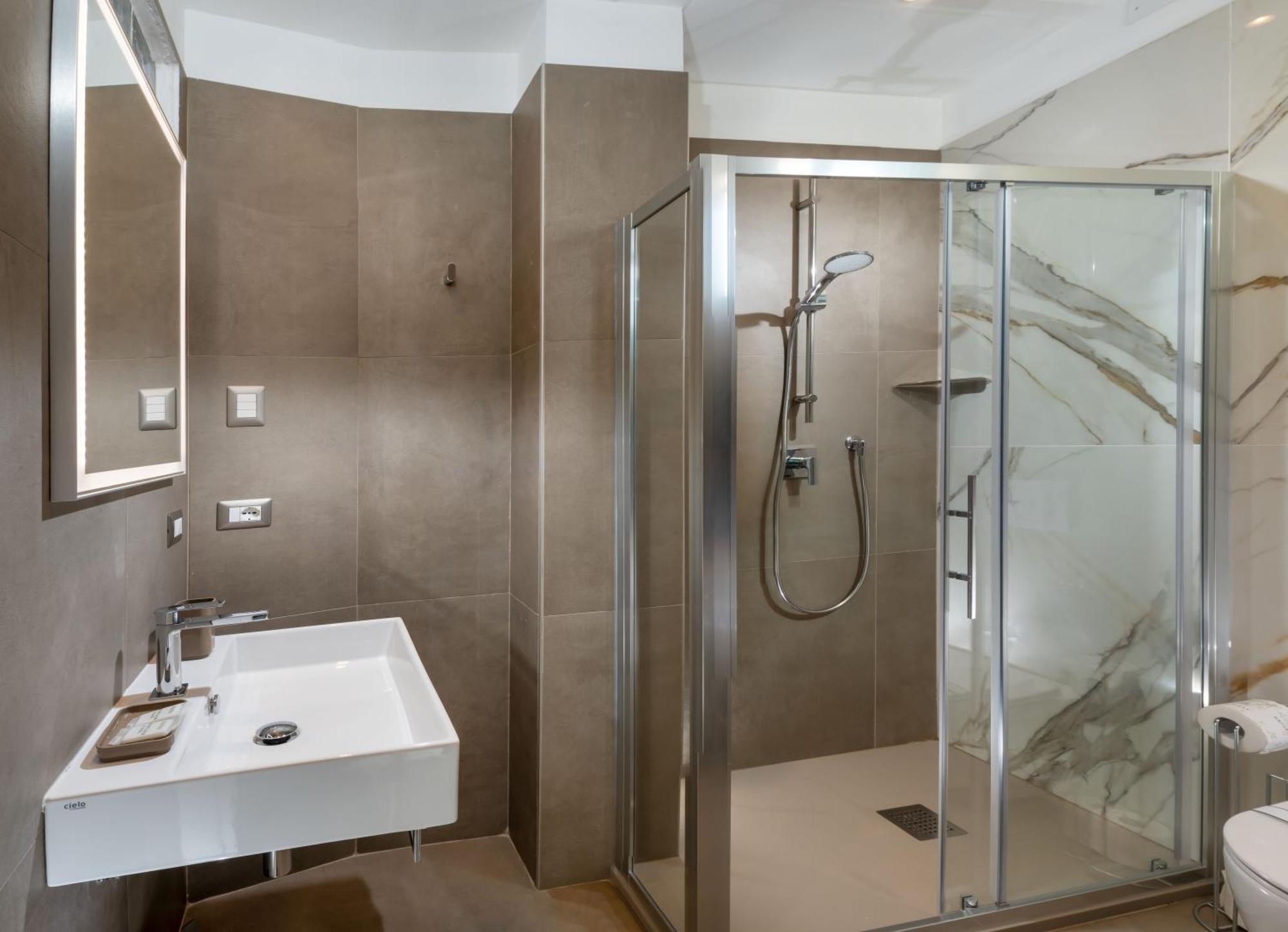 Hotel International Direttamente Sulla Sabbia Misano Adriatico Bagian luar foto